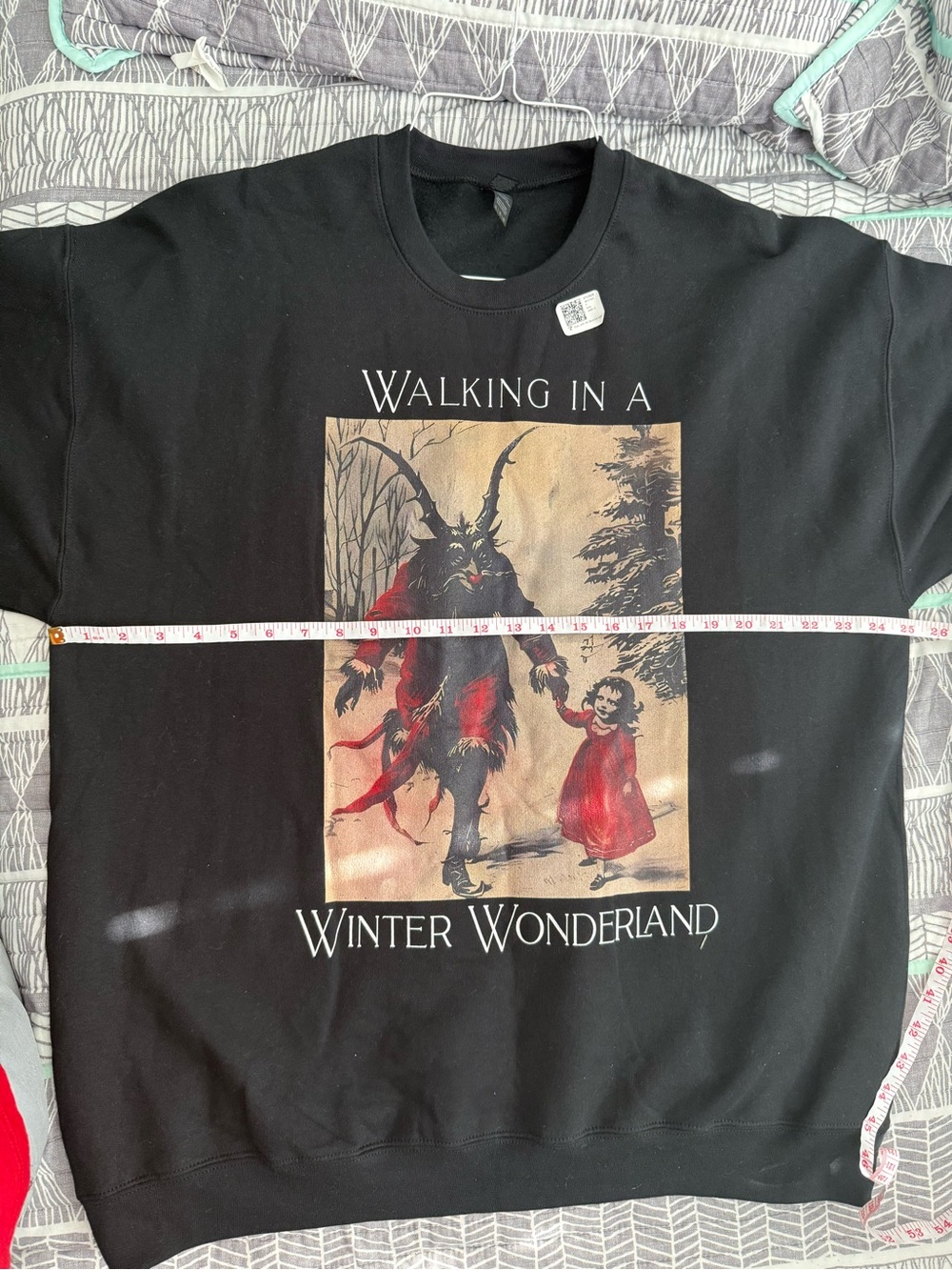 Walking in a Winter Wonderland Graphic Sweatshirt in Size XL - Picture 6 of 7
